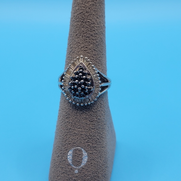 1.03 Carat (ctw) Sterling Silver Black & White Diamond...